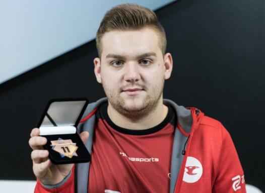 在第一场比赛中取得了大胜！Fisher Yongen 在团队战中击败了 ucal Akali， Nongshim RedForce 轻松击败了 DRX ，赢得了第一场比赛