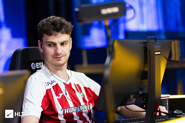 Into the Breach 离开电子竞技——俱乐部首席执行官挪用了约 $750,000